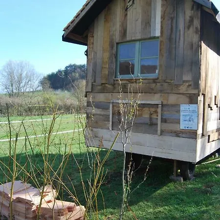 Ecodomaine Chemins De Traverse Campsite *